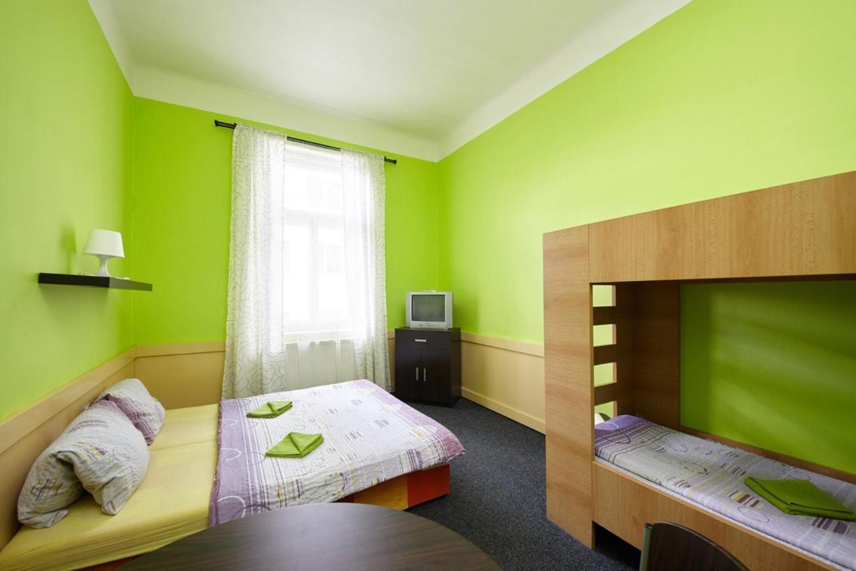Hostal Onefam Arbes